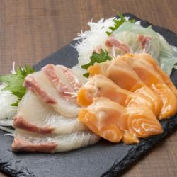 Assorted sashimi