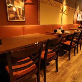 We also have table seats.You can enjoy a relaxing meal at the spacious table seats.We also have a variety of menu items such as recommended sake, seafood and yakitori!