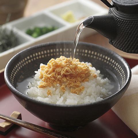 茶泡飯（李子、明太子、鮭魚、芥末）