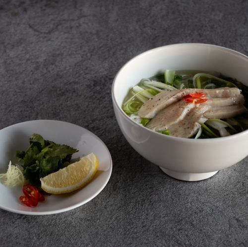しっとりチキンと生野菜のフォー