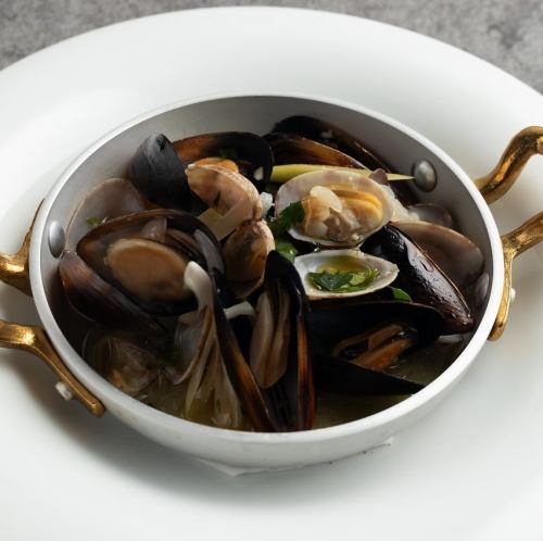 Mussels and clams steamed in white wine