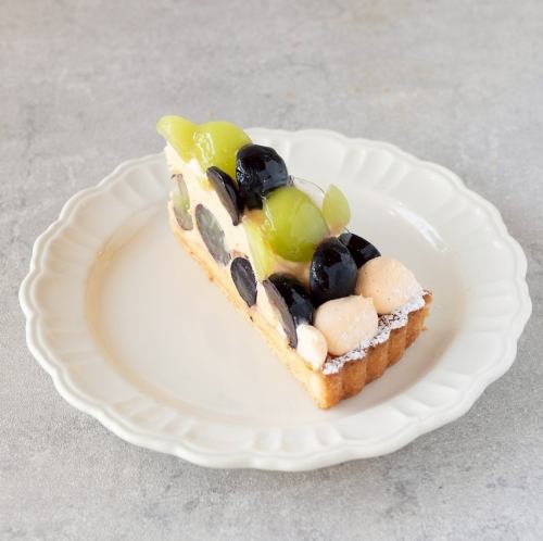 Shine Muscat and Nagano Purple Tart