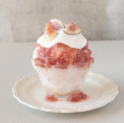 Shaved ice with figs