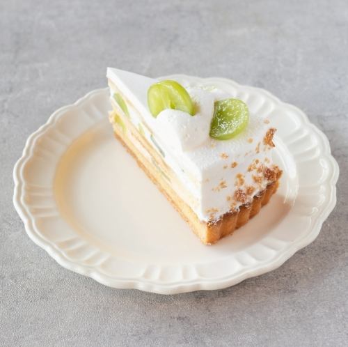 Muscat and pear shortcake tart
