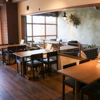 お友達グループでワイワイお楽しみいただけます。２名席もございます！【2名席×2】
