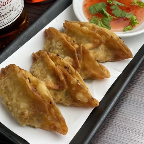 4 泰式煎餃