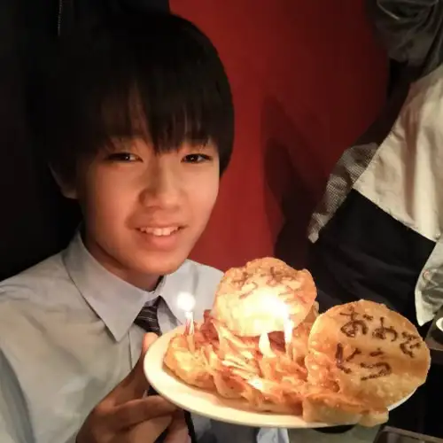 【オプションサービス】お誕生日や記念日に、サプライズにもぴったりな餃子のバースデープレート!
