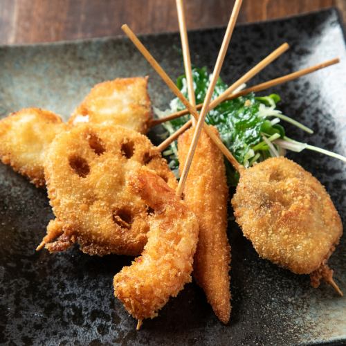 {If you can't decide, try this! Chef's choice of skewered fried foods and tempura!} Fried foods and tempura [5 skewers 880 yen (tax included) / 10 skewers 1,650 yen (tax included)]