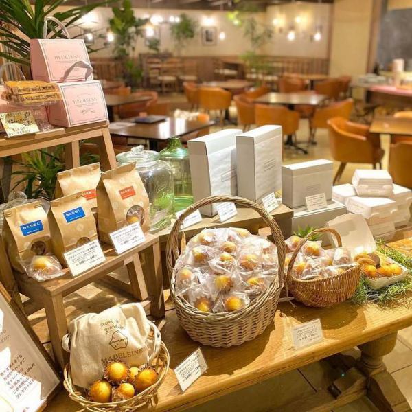 【テイクアウトOK♪】ピザのテイクアウトも可能です◎焼き菓子やコーヒー豆も販売中！