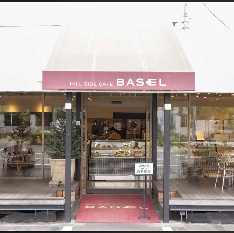 広々とした店内ではこだわりのピザやパスタがお召し上がりいただけます♪
