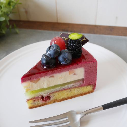 【季節限定ケーキも♪】パティシエこだわりの至福カフェ
