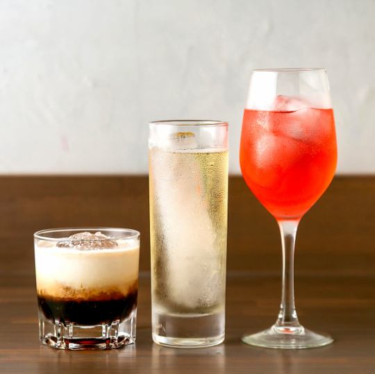 【当店一押しドリンク】オーナーのこだわりが詰まったオリジナルカクテルD‐NICE(税込)1200円