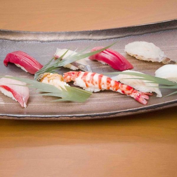 【★当店自慢の握り★】豊洲仕入れの鮮魚とシャリで味わう「握り鮨 極」