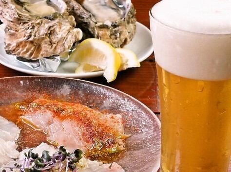 If you want to enjoy the craft beer "Augusbeer" and bistro-style seafood, this is the place for you.