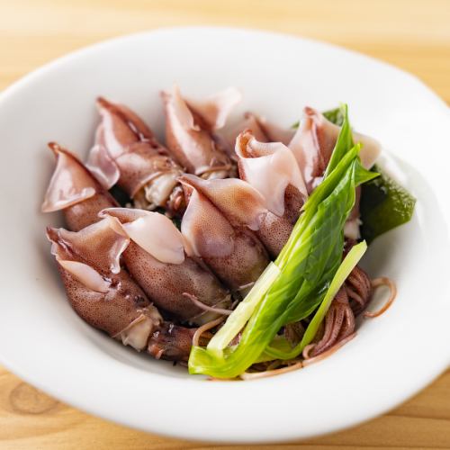 毎日市場から仕入れる新鮮な旬の食材を使用