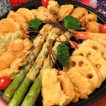 [Freshly fried skewers takeout] ★5,500 yen (tax included) for 3 to 4 people Full of volume! Kushiage takeout set♪