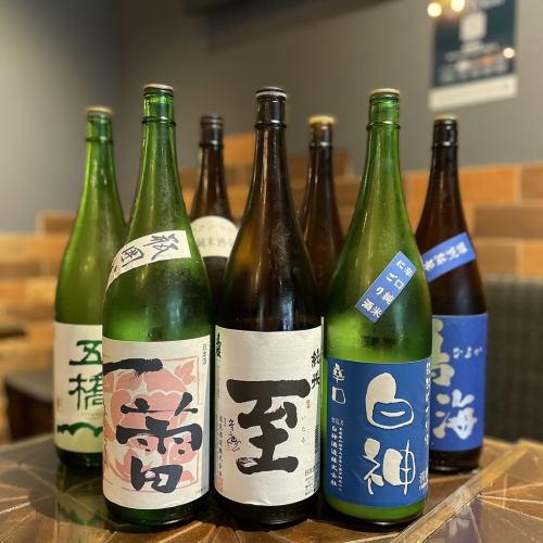 從日本各地嚴選的日本酒和燒酒，種類豐富！