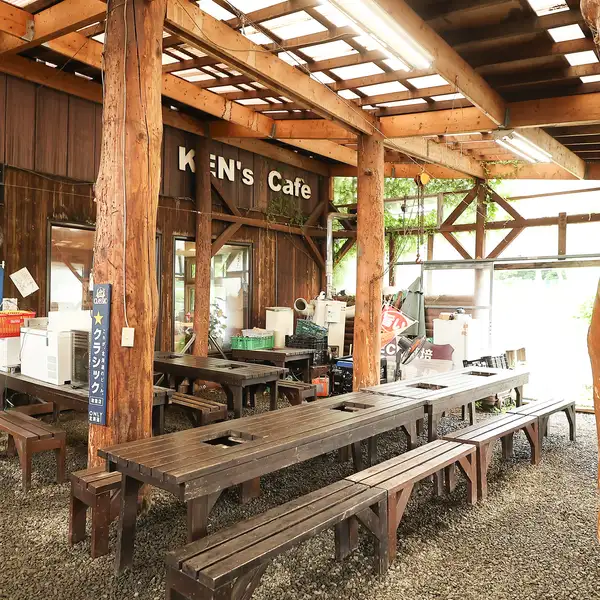 最大150名まで収容可能なので、会社宴会や町内会、PTAの集まりなど大人数に最適。送迎バスにも対応しており、移動の心配が少なく幹事様も安心です★広々と過ごせて、ゆとりがあり快適です。皆様で楽しい時間をお過ごしいただけます。安心してご利用いただけます！