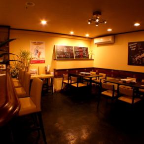 There is also a seat for 2 people.It is also recommended for dates, birthday parties for two people, and anniversaries.