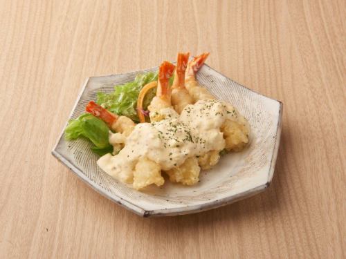 Deep-fried puri shrimp