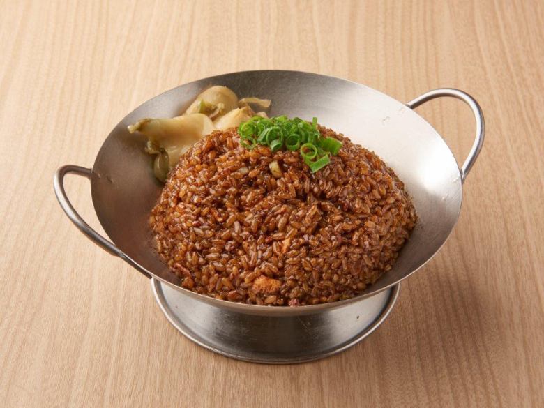 Special garlic black fried rice