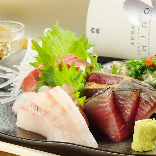 Today's assortment of sashimi 3 to 6 types (980 yen to 1800 yen)