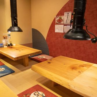[Up to 8 people are OK!] There is also a digging pit where you can take off your shoes and enjoy a relaxing meal.Those who are tired of their feet can use it with confidence ♪ Each table is limited, so it is recommended to make an early reservation! / 4 people tatami room table x 2 tables