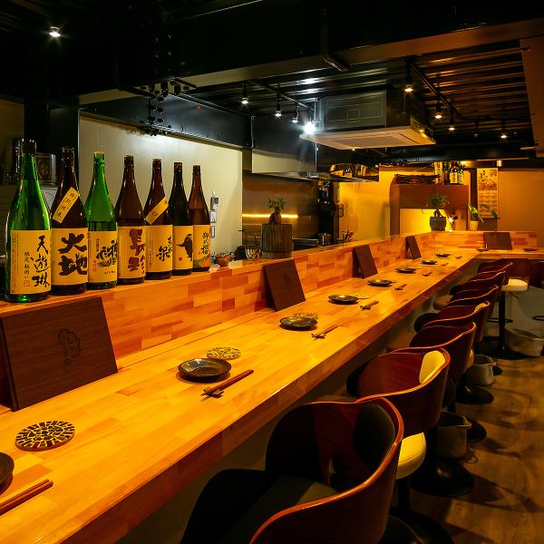 [Recommended counter seats] Even if you are just drinking alone, you are welcome! You can enjoy your meal while enjoying creative cuisine and conversation with the owner who has a lot of experience in eating and drinking behind the live counter! There are 10 seats at the counter, so you can relax and enjoy your meal. Masu.
