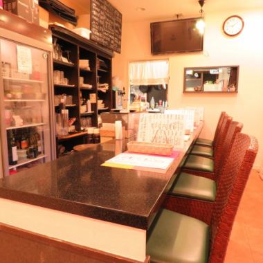 You can use the counter as a couple seat.Please spend your precious time with authentic Western cuisine and wine.Our shop has stock of domestically produced wine.Please consult wine that fits your dish. ♪