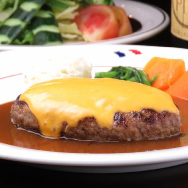 [부드러운 부드러운 수제 햄버그 스테이크 (150g)] 데미 치즈 햄버거 980 엔 ♪