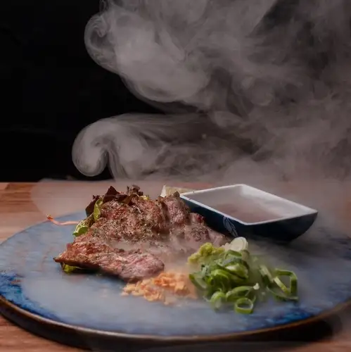Lightly smoked beef raven
