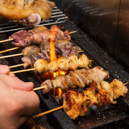 香ばしくジューシー！一本一本丁寧に焼き上げる焼き鳥