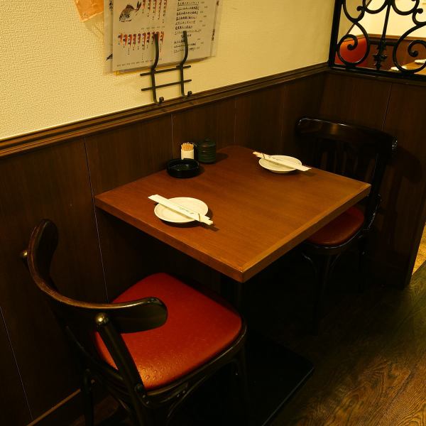 [Please feel free to visit us even for a small group of 2 people] There is a table for 2 people as well.Perfect for a small group of meals, please relax in a relaxed atmosphere!