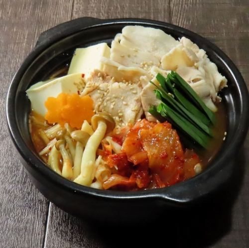 Delicious and spicy! Kimchi hotpot