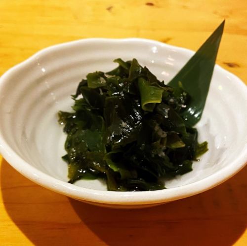 Seaweed vinegared dish