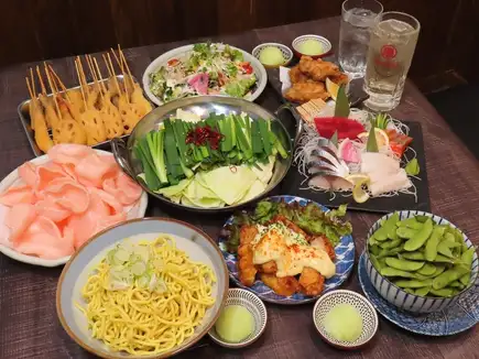 90分钟畅饮（100种饮品，包括生啤）& 9道菜惠比寿套餐（含自选火锅菜品）：4300日元（含税）