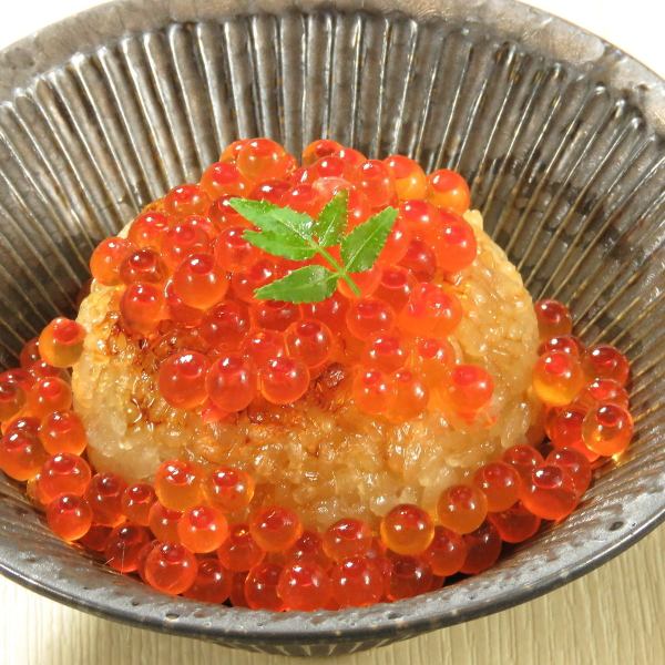 Grilled rice ball with salmon roe bukkake