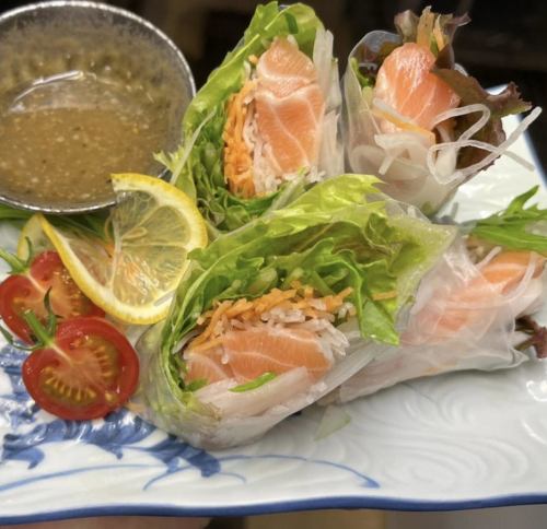 サーモンの生春巻き
