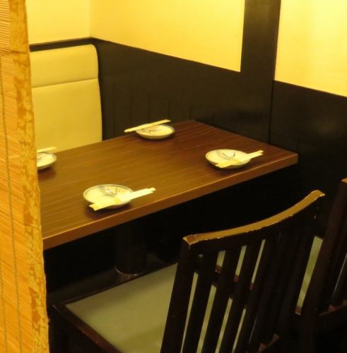 <p>【半個室テーブル席】4名様向けの仕切りのあるテーブル席や、6名様向けの半個室席もご用意!気軽に使えるテーブル席は仕事終わりのサク飲みなどの普段使いにもオススメ♪ちょい飲みに嬉しい単品飲み放題はバリエーションも豊富◎もちろんお酒との相性抜群の鮮魚のお造りや一品料理も充実☆加古川で飲むなら『しまたに』で!!</p>