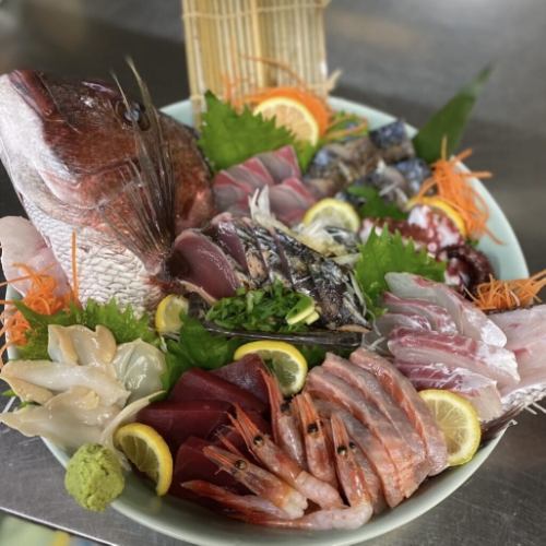 明石の契約市場より毎日仕入れる海鮮類は絶品♪