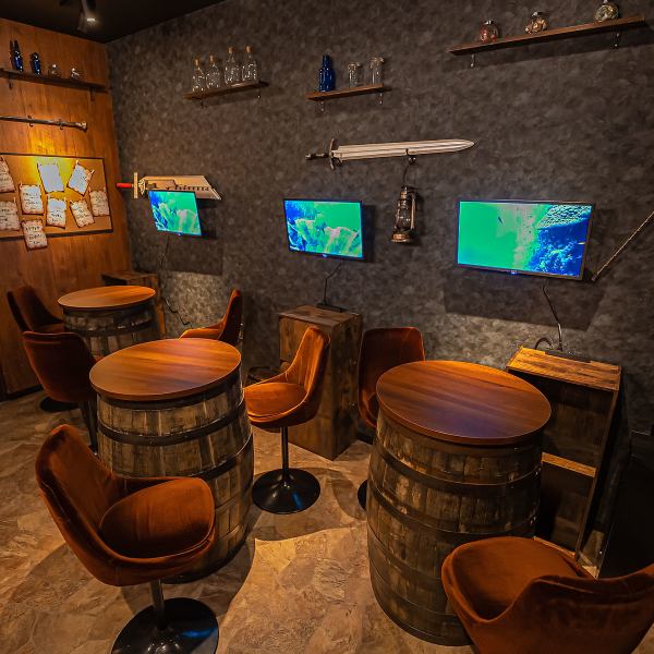 ●Barrel-shaped table ●You will feel like you are dining in another world if you enjoy this table seat with barrel mug beer and buffalo wings, which makes you feel like you are in another world♪ 3 tables We are ready.