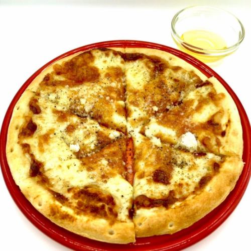 4種チーズとはちみつのピザ　18センチ