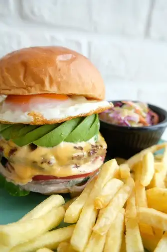 AO AINA BURGER -アオアイオナバーガー-