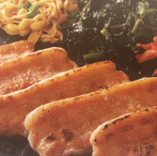 【シェア飯！】韓国定番料理☆みんなで分けてワイワイ楽しむ　サムギョプサル串