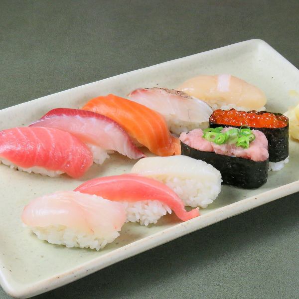 If you come to Kotoni Goldfish, try sushi♪