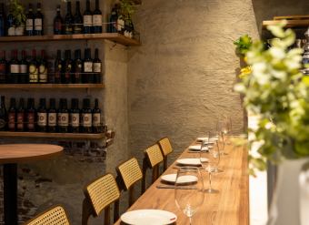 See the craftsmanship of our pizzaiolo right before your eyes!
