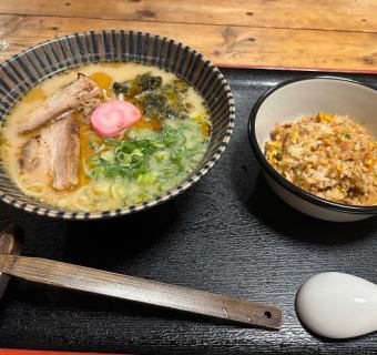 ランチタイム　トントロねぎラーメンチャーハンセット