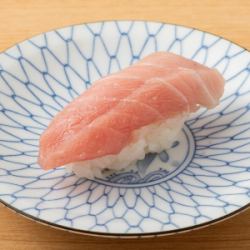 [Nigiri sushi] Bluefin tuna (medium fatty tuna)