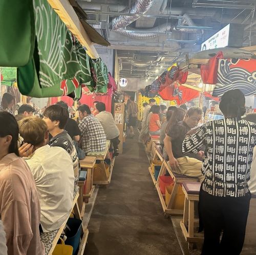 <p>●個室感覚で屋台が貸し切れる！『昼宴会・合コン・飲み会・お祝い』幹事様が屋台の大将になるので、必ず盛り上がる！♪幹事様は屋台の中でお酒や料理を提供したり大将の仕事をしてもらうので、宴会後に『お食事券1000円』お渡しします！お子様も大人も『大将ごっこ』が楽しめるので、子供とお父さんが一緒に大将に慣れる！</p>