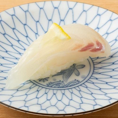 [Nigiri sushi] Sea bream/Yellowtail/Salmon (raw/grilled)/Boiled shrimp